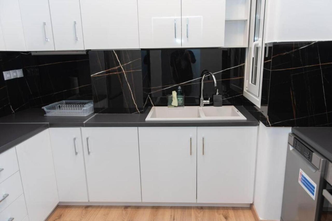 Renovated Spacious Flat 7Min To Subway Station- Atény Exteriér fotografie