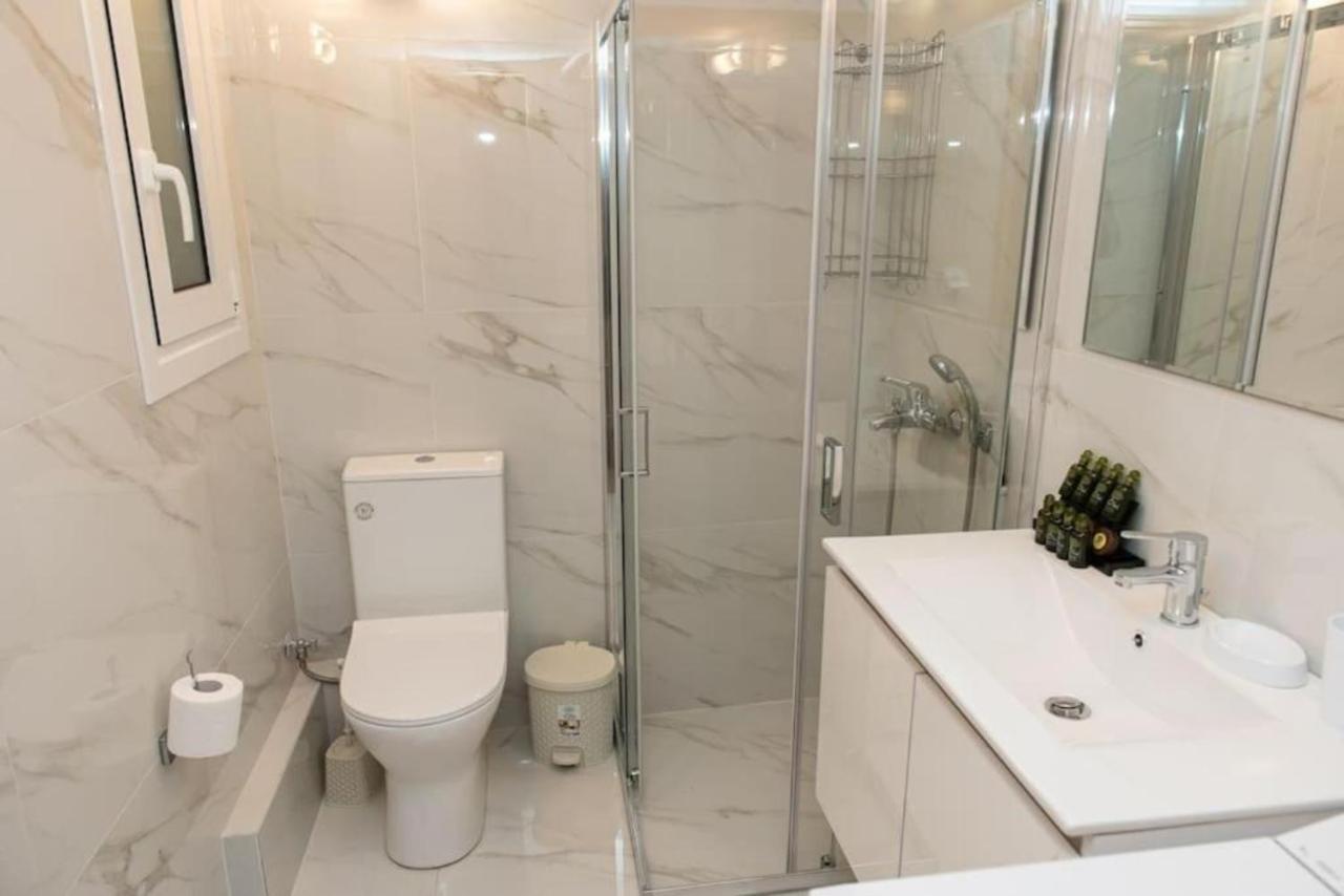 Renovated Spacious Flat 7Min To Subway Station- Atény Exteriér fotografie
